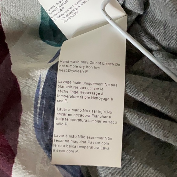 Hugo silk short sleeve top / 34 or Small - Picture 10 of 14